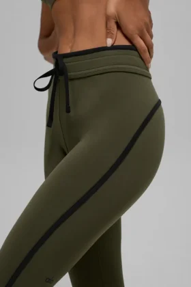 Airbrush High-Waist Race Pace Capri – Green Olive/Black