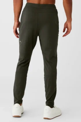 Conquer React Performance Pant – Stealth Green